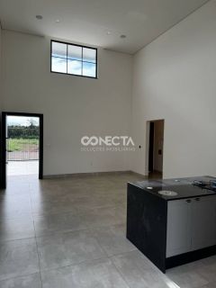 CASA Á VENDA COM 3 QUARTOS SENDO 1 SUÍTE NO BAIRRO