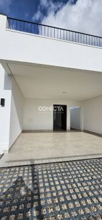 CASA Á VENDA COM 3 QUARTOS SENDO 1 SUÍTE NO BAIRRO