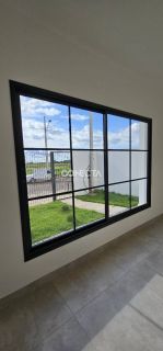 CASA Á VENDA COM 3 QUARTOS SENDO 1 SUÍTE NO BAIRRO