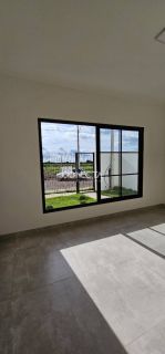 CASA Á VENDA COM 3 QUARTOS SENDO 1 SUÍTE NO BAIRRO