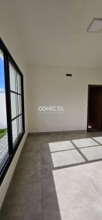 CASA Á VENDA COM 3 QUARTOS SENDO 1 SUÍTE NO BAIRRO