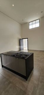 CASA Á VENDA COM 3 QUARTOS SENDO 1 SUÍTE NO BAIRRO