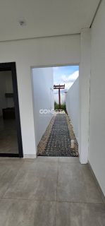 CASA Á VENDA COM 3 QUARTOS SENDO 1 SUÍTE NO BAIRRO