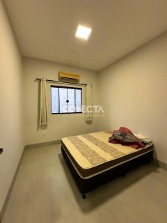CASA PARA VENDER COM 3 QUARTOS SENDO 1 SUÍTE, NO BAIRRO MONTSERRAT