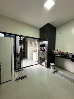 CASA PARA VENDER COM 3 QUARTOS SENDO 1 SUÍTE, NO BAIRRO MONTSERRAT