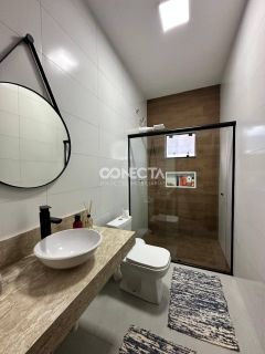 CASA PARA VENDER COM 3 QUARTOS SENDO 1 SUÍTE, NO BAIRRO MONTSERRAT