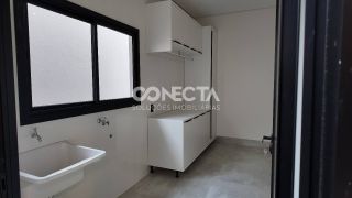 CASA A VENDA NO BAIRRO JARDIM ARAGUAIA, COM 3 QUARTOS SENDO UMA SUITE MASTER COM CLOSET.