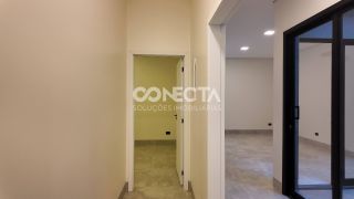 CASA A VENDA NO BAIRRO JARDIM ARAGUAIA, COM 3 QUARTOS SENDO UMA SUITE MASTER COM CLOSET.