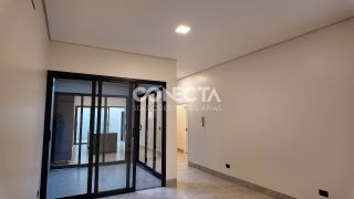 CASA A VENDA NO BAIRRO JARDIM ARAGUAIA, COM 3 QUARTOS SENDO UMA SUITE MASTER COM CLOSET.