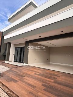 CASA NO BAIRRO JARDIM ITALIA, SEMI MOBILIADA COM OTIMA LOCALIZAÇÃO,COM 3 QUARTOS E 4 BANHEIROS.