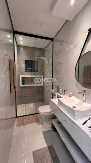 CASA NO BAIRRO JARDIM ITALIA, SEMI MOBILIADA COM OTIMA LOCALIZAÇÃO,COM 3 QUARTOS E 4 BANHEIROS.