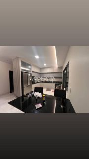 CASA NO BAIRRO JARDIM ITALIA, SEMI MOBILIADA COM OTIMA LOCALIZAÇÃO,COM 3 QUARTOS E 4 BANHEIROS.