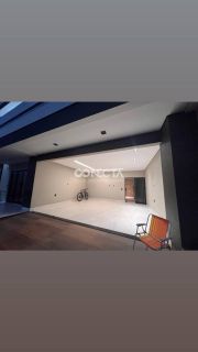 CASA NO BAIRRO JARDIM ITALIA, SEMI MOBILIADA COM OTIMA LOCALIZAÇÃO,COM 3 QUARTOS E 4 BANHEIROS.