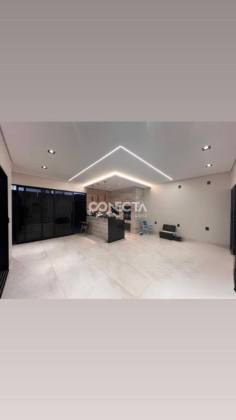 CASA NO BAIRRO JARDIM ITALIA, SEMI MOBILIADA COM OTIMA LOCALIZAÇÃO,COM 3 QUARTOS E 4 BANHEIROS.