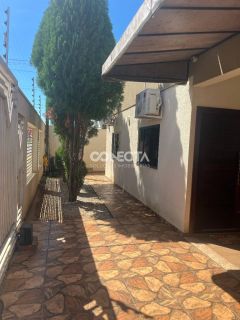 CASA (COM ENERGIA SOLAR) À VENDA no Bairro Lírios do Campo, Nova Mutum/MT