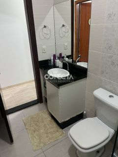 CASA (COM ENERGIA SOLAR) À VENDA no Bairro Lírios do Campo, Nova Mutum/MT