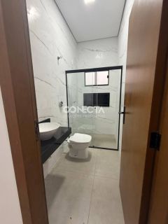 Casa Para Vender com 3 quartos 1 suítes no bairro Montserrat em Nova Mutum