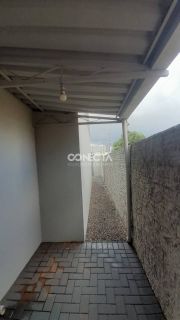 CASA  DE ESQUINA A VENDA NO BAIRRO CIDADE NOVA, COM TRÊS QUARTOS.