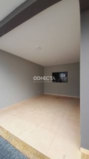 CASA  DE ESQUINA A VENDA NO BAIRRO CIDADE NOVA, COM TRÊS QUARTOS.