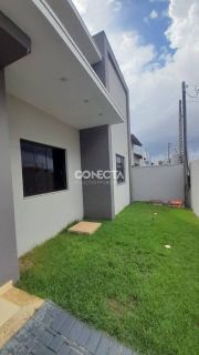 CASA  DE ESQUINA A VENDA NO BAIRRO CIDADE NOVA, COM TRÊS QUARTOS.