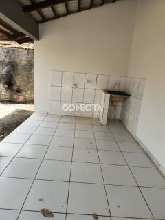 CASA  Á VENDA NO BAIRRO ARARA AZUL, COM 2 QUARTOS.