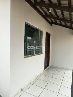 CASA  Á VENDA NO BAIRRO ARARA AZUL, COM 2 QUARTOS.