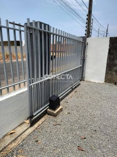 CASA  Á VENDA NO BAIRRO ARARA AZUL, COM 2 QUARTOS.