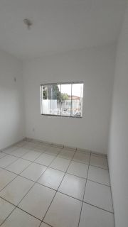 CASA Á VENDA NO BAIRRO ARARA  AZUL, DOIS QUARTOS.