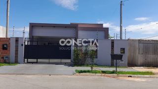 CASA DISPONÍVEL PARA  VENDA NO BAIRRO MONTSERRAT, TRÊS QUARTOS,SENDO UM SUÍTE.