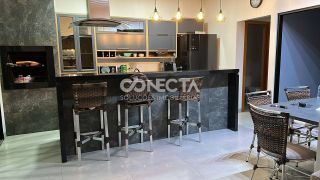 CASA DISPONÍVEL PARA  VENDA NO BAIRRO MONTSERRAT, TRÊS QUARTOS,SENDO UM SUÍTE.