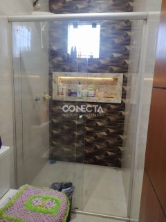 CASA Á VENDA NO BAIRRO FLOR DO CERRADO,DOIS QUARTOS E SENDO UMA SUÍTE.