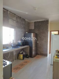 CASA Á VENDA NO BAIRRO FLOR DO CERRADO,DOIS QUARTOS E SENDO UMA SUÍTE.