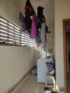 CASA Á VENDA NO BAIRRO FLOR DO CERRADO,DOIS QUARTOS E SENDO UMA SUÍTE.