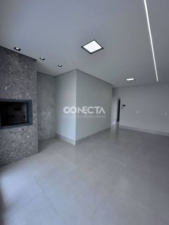 Casa Para Vender com 3 quartos 1 suíte no bairro Residencial Veneza em Nova Mutum MT