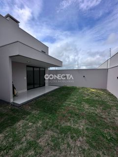 Casa Para Vender com 3 quartos 1 suíte no bairro Residencial Veneza em Nova Mutum MT