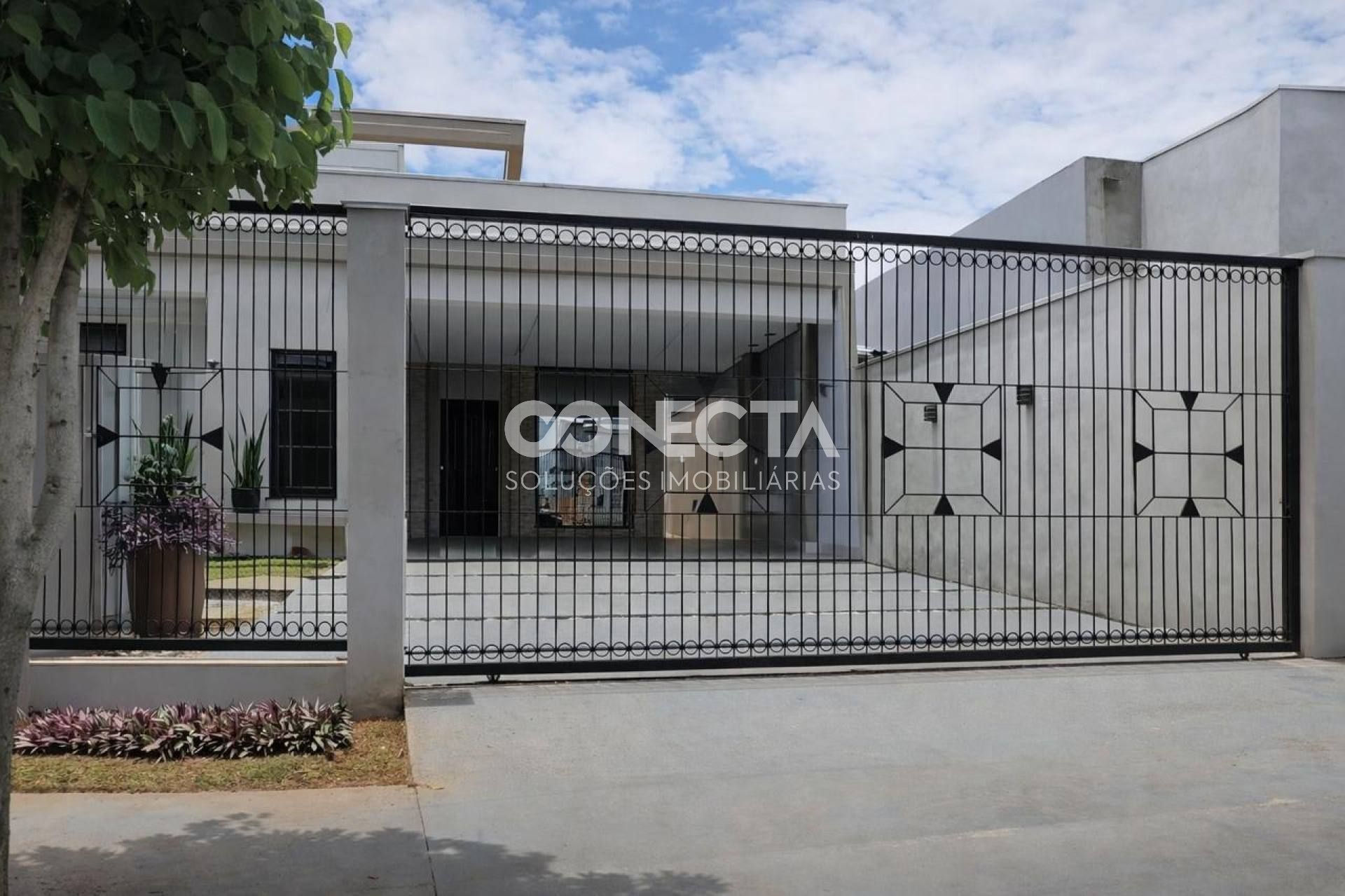 Casa à venda no Montserrat em Nova Mutum com 3 quartos (1 suíte) e churrasqueira