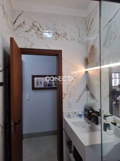 Casa à venda no Montserrat em Nova Mutum com 3 quartos (1 suíte) e churrasqueira