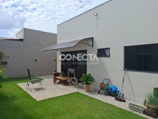 Casa à venda no Montserrat em Nova Mutum com 3 quartos (1 suíte) e churrasqueira