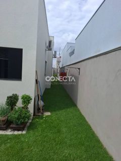 Casa à venda no Montserrat em Nova Mutum com 3 quartos (1 suíte) e churrasqueira