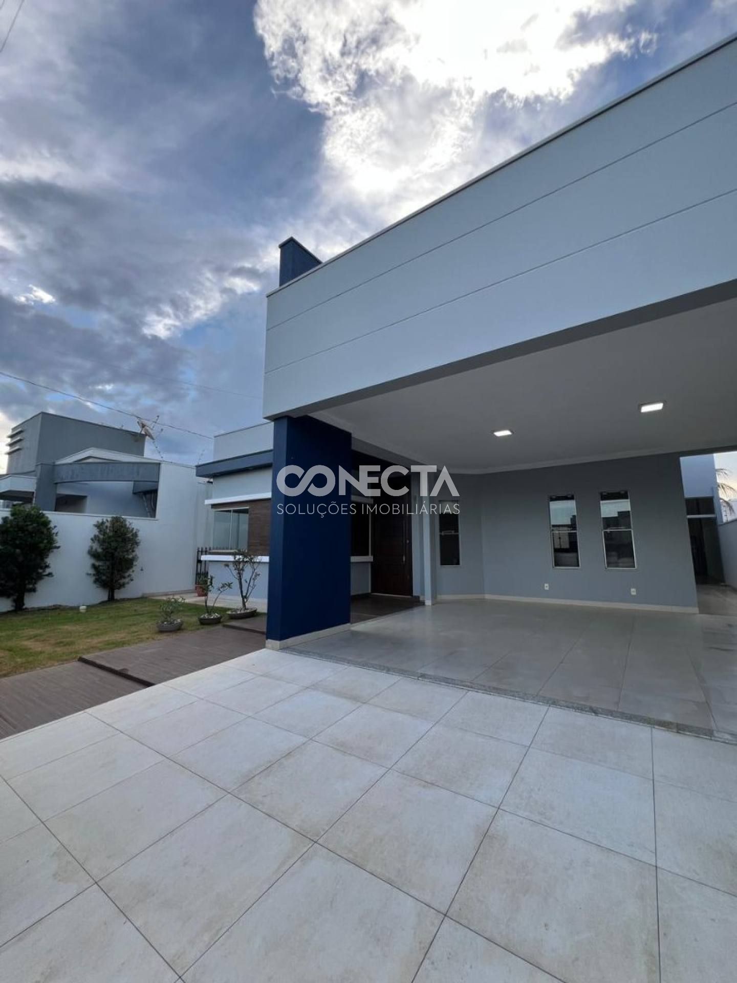 Casa Para Vender com 3 quartos 1 suítes no bairro Residencial Flamboyant  em Nova Mutum MT