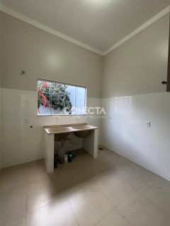 Casa Para Vender com 3 quartos 1 suítes no bairro Residencial Flamboyant  em Nova Mutum MT