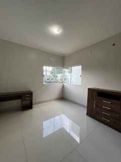 Casa Para Vender com 3 quartos 1 suítes no bairro Residencial Flamboyant  em Nova Mutum MT