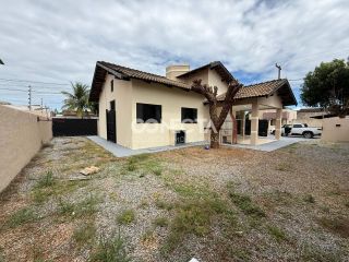 Casa Para Vender com 3 quartos sendo  1 suíte no bairro Lírios do Campo em Nova Mutum MT