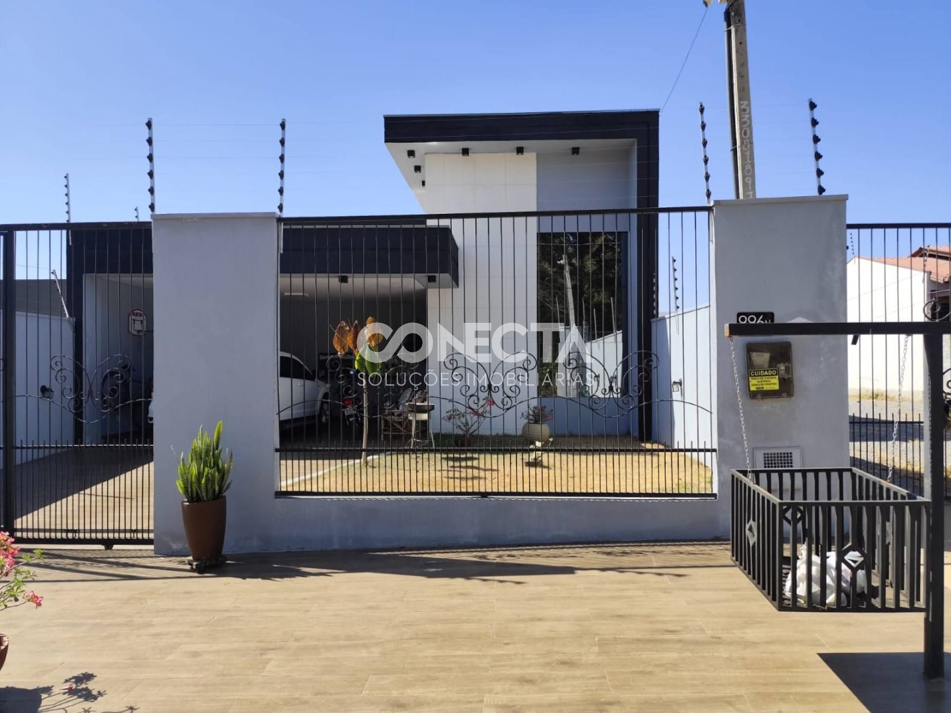 Casa Para Vender com piscina com 4 quartos sendo 2 suítes no bairro Jardim Araguaia 1 em Nova Mutum MT
