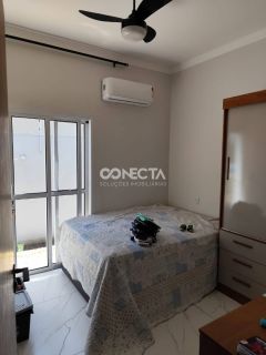 Casa Para Vender com piscina com 4 quartos sendo 2 suítes no bairro Jardim Araguaia 1 em Nova Mutum MT