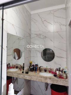 Casa Para Vender com piscina com 4 quartos sendo 2 suítes no bairro Jardim Araguaia 1 em Nova Mutum MT