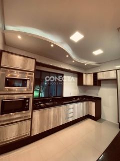 Casa para locação com piscina, 4 quartos (1 suíte) e escritório Nova Mutum MT