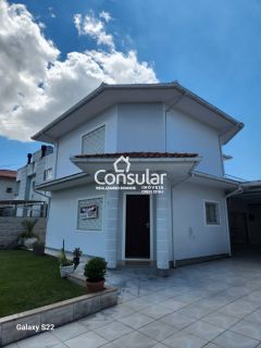 Casa Para Alugar no bairro Aririú em Palhoça