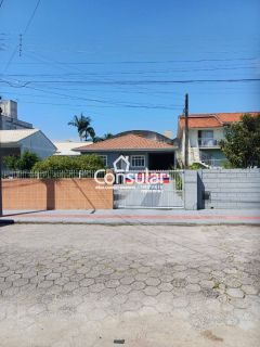 Casa Para Alugar com 3 quartos no bairro Ponte do Imaruim em Palhoça