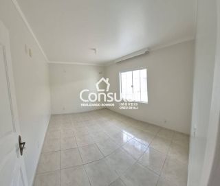 Casa Para Alugar com 3 quartos no bairro Aririú em Palhoça